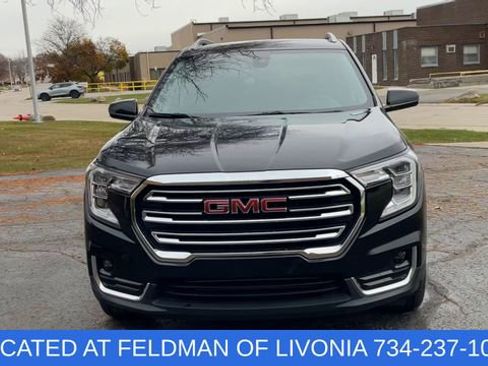 Certified 2024 GMC Terrain SLT image 3