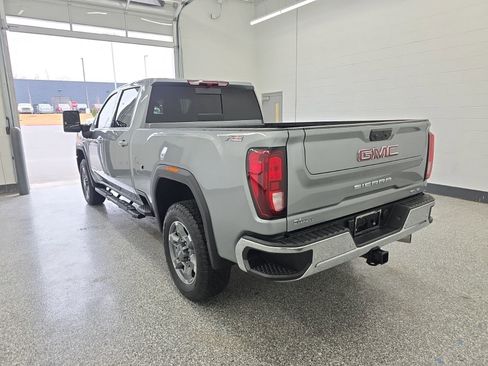 Used 2025 GMC Sierra 2500 SLE w/ SLE Value Package; image 3