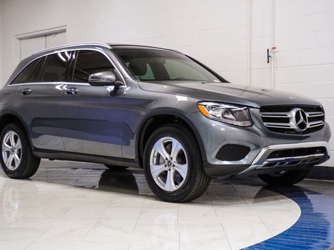 Used 2018 Mercedes-Benz GLC 300 4MATIC w/ Premium Package image 5