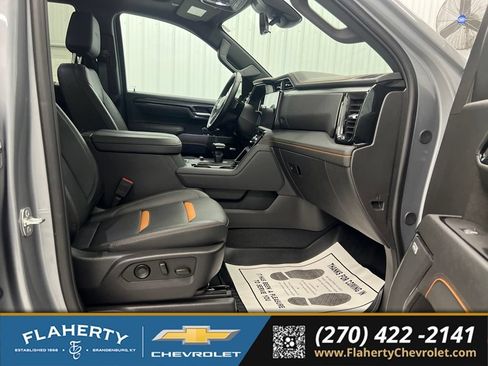 Used 2025 GMC Sierra 1500 AT4 w/ AT4 Premium Package AWD/4WD image 15