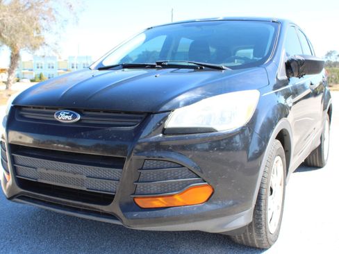 Used 2016 Ford Escape S image 2