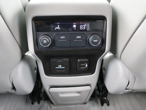 Used 2019 GMC Acadia SLT image 39