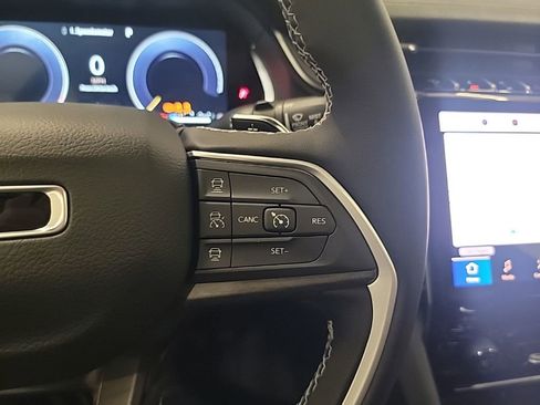 New 2025 Jeep Grand Cherokee L Limited w/ Luxury Tech Group II image 16