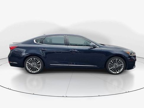 Used 2017 Kia Cadenza Limited FWD image 2