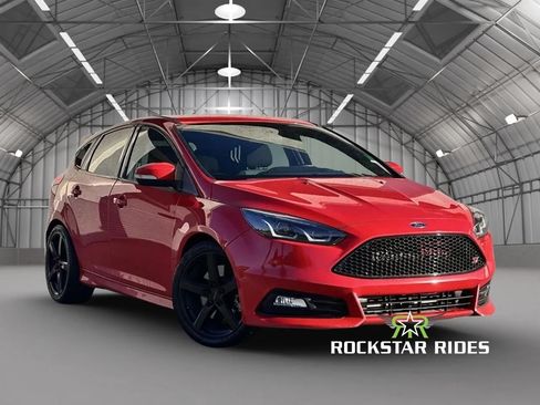 Used 2016 Ford Focus ST FWD image 3