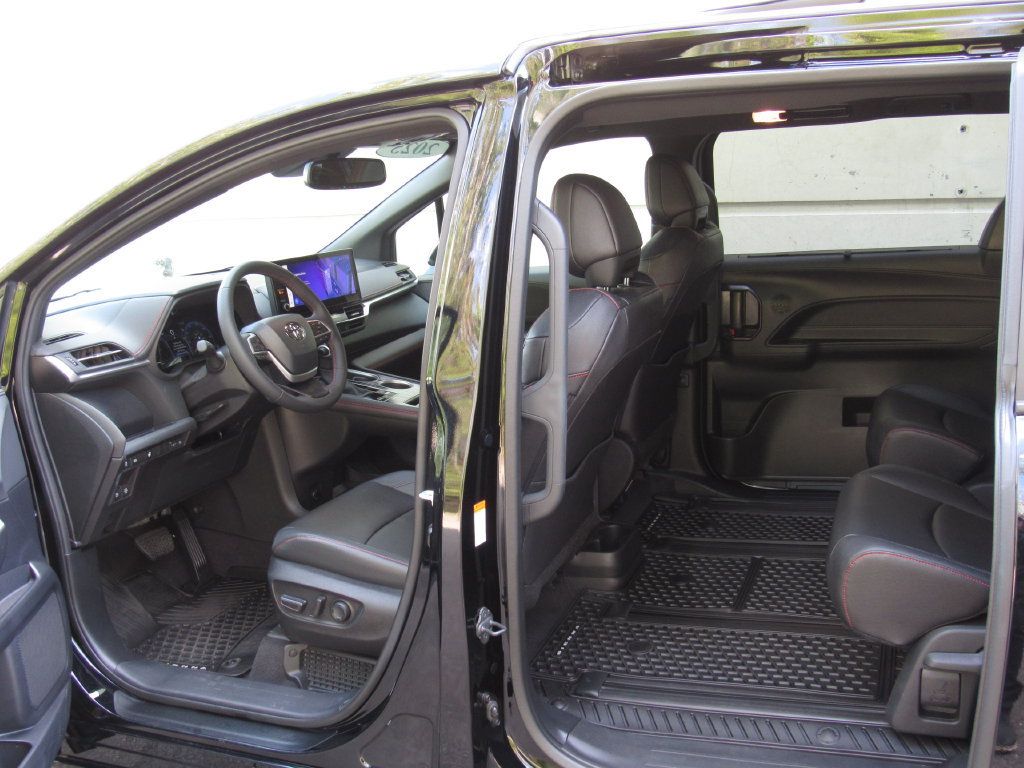 Used 2025 Toyota Sienna XSE AWD/4WD image 14