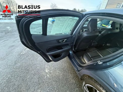 Used 2025 Volvo S60 B5 Core image 33