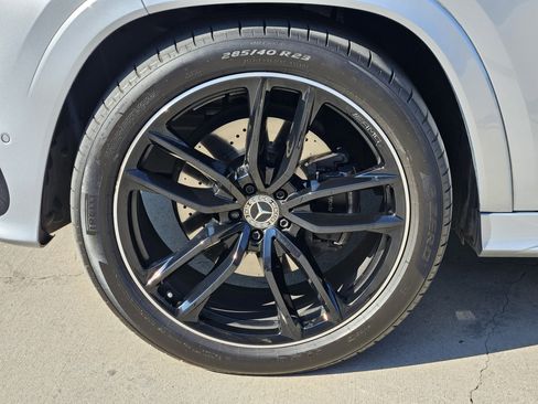 Used 2025 Mercedes-Benz GLS 450 4MATIC image 11