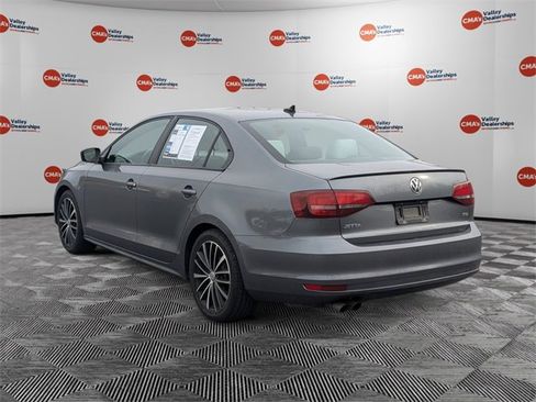Used 2017 Volkswagen Jetta Sport image 7