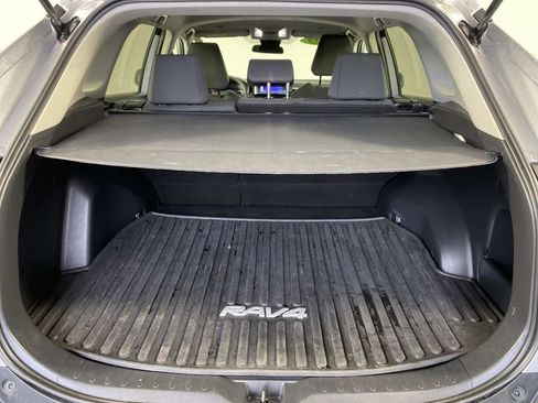 Used 2023 Toyota RAV4 LE AWD/4WD image 8