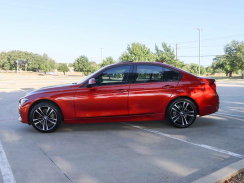 Used 2018 BMW 330i Sedan RWD image 4