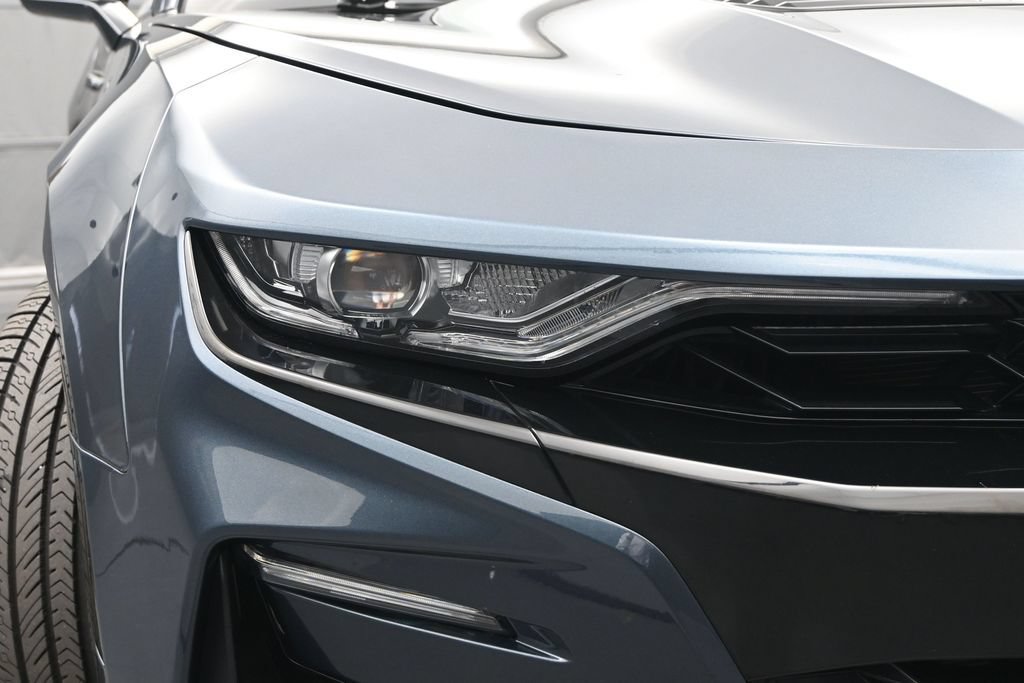 Used 2019 Chevrolet Camaro SS RWD image 4