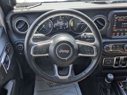 Used 2023 Jeep Wrangler Unlimited Sahara w/ Cold Weather Group AWD/4WD image 15