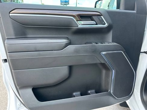 Used 2023 Chevrolet Silverado 1500 LT AWD/4WD image 35