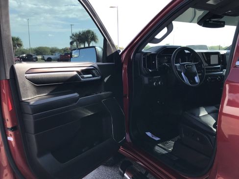 Used 2024 GMC Sierra 1500 SLT w/ X31 Off-Road Package image 12