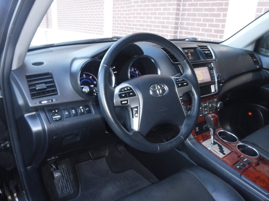 Used 2013 Toyota Highlander Limited AWD/4WD image 30