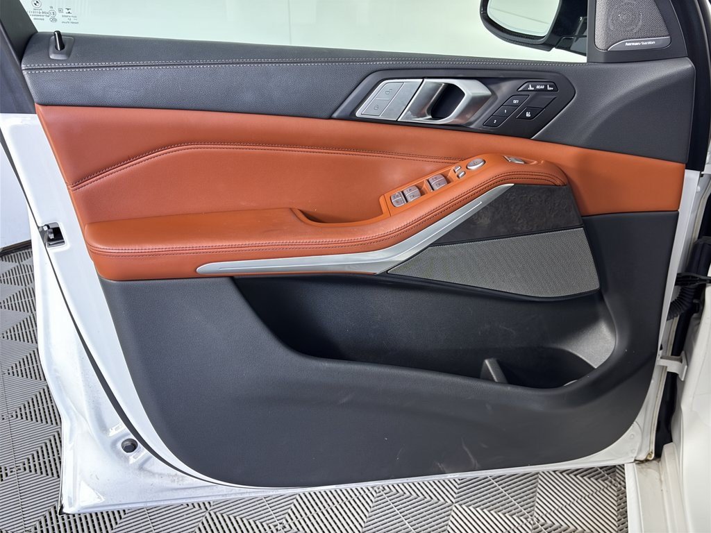 Used 2022 BMW X7 M50i AWD/4WD image 14