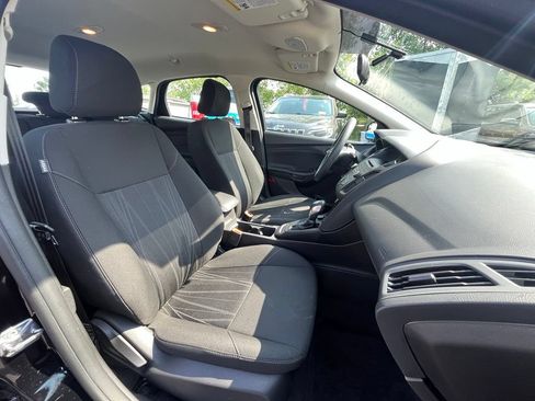 Used 2017 Ford Focus SE FWD image 12
