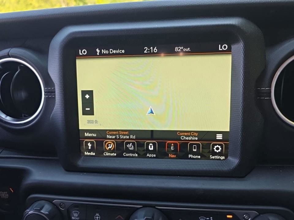 Used 2022 Jeep Wrangler Unlimited Sahara w/ Cold Weather Group AWD/4WD image 15