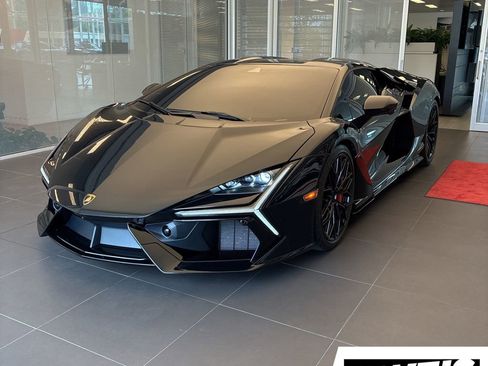 Used 2024 Lamborghini Revuelto AWD/4WD image 1