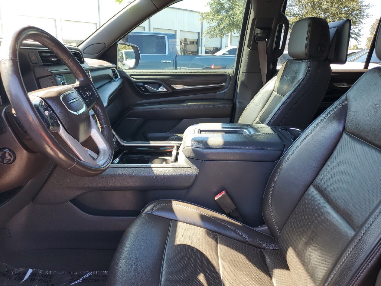 Used 2021 GMC Yukon Denali w/ Denali Premium Package RWD image 18