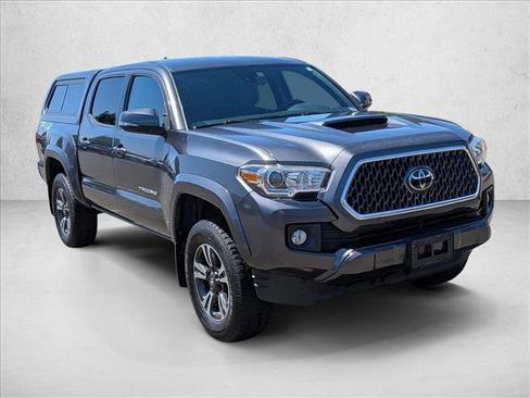 Used 2019 Toyota Tacoma TRD Sport AWD/4WD image 3