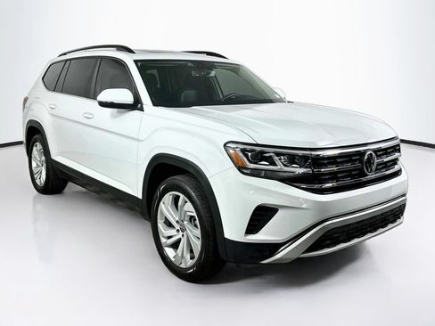 Used 2022 Volkswagen Atlas SE w/ Panoramic Sunroof Package FWD image 2