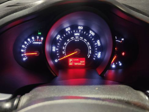 Used 2011 Kia Sportage EX w/ Premium Pkg w/Leather Seats image 9