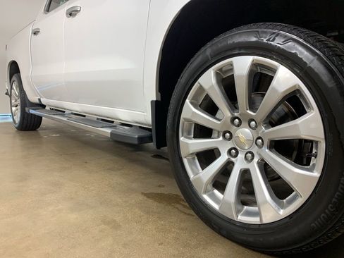 Used 2022 Chevrolet Silverado 1500 High Country w/ LPO, Dark Essentials Package image 6