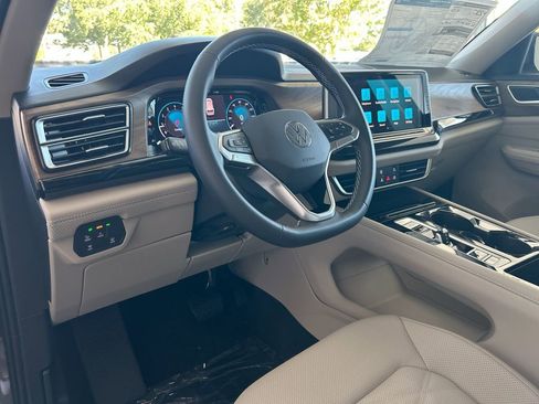 New 2026 Volkswagen Atlas SE image 13