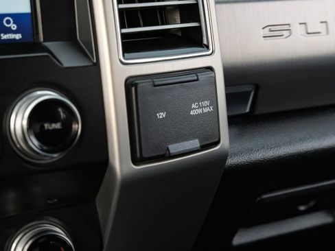 Used 2021 Ford F250 Platinum w/ FX4 Off-Road Package image 28