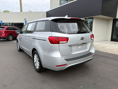 Used 2018 Kia Sedona L FWD image 10