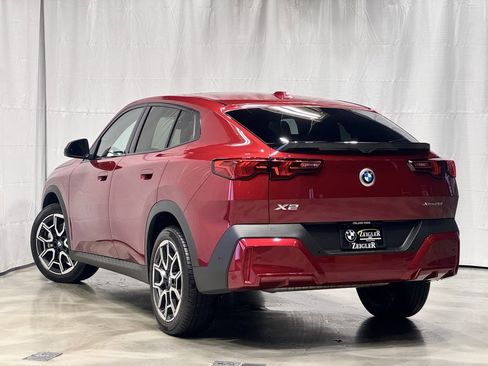 Certified 2025 BMW X2 xDrive28i image 4