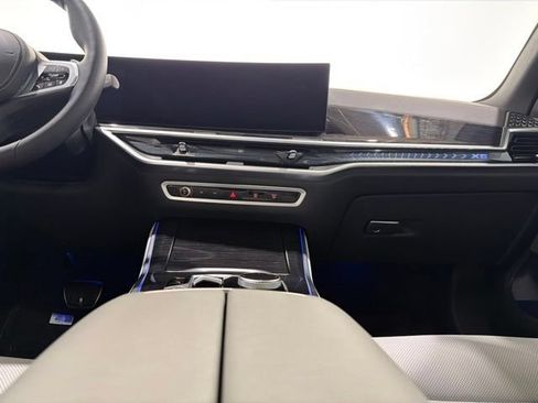 Used 2025 BMW X5 xDrive40i w/ M Sport Package AWD/4WD image 35
