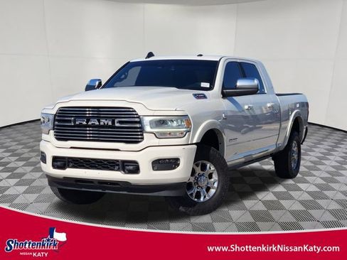 Used 2022 RAM 2500 Laramie AWD/4WD image 1