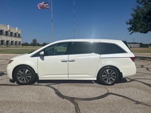Used 2015 Honda Odyssey Touring Elite image 8