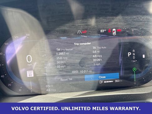 Certified 2025 Volvo XC40 B5 Plus AWD/4WD image 27