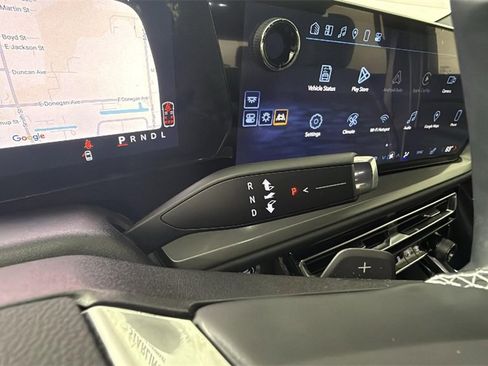 Used 2024 Chevrolet Traverse LT image 23