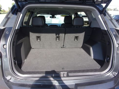 Used 2021 GMC Terrain SLT w/ Elevation Edition FWD image 9