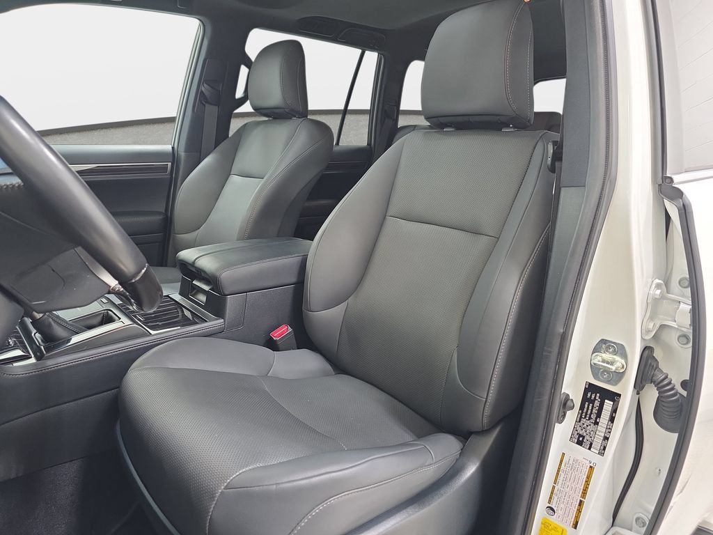 Used 2023 Lexus GX 460 Premium w/ Premium Package AWD/4WD image 14