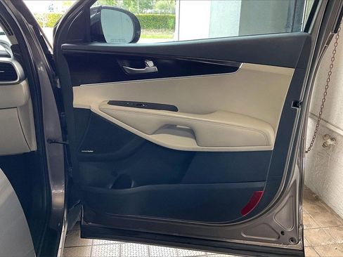 Used 2019 Kia Sorento EX w/ EX Touring Package image 22