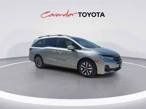 Used 2026 Honda Odyssey EX-L image 2