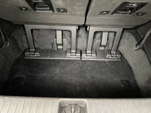 Used 2025 Kia Carnival FWD image 44