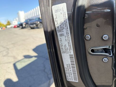 Used 2024 RAM 2500 Tradesman w/ Chrome Appearance Group image 28