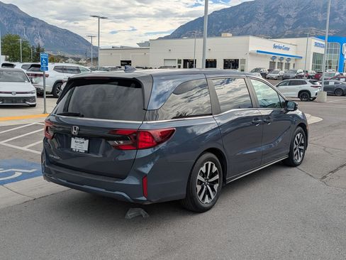 Used 2025 Honda Odyssey EX-L image 3
