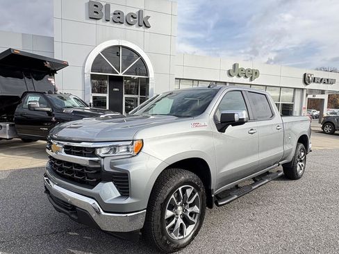 Used 2025 Chevrolet Silverado 1500 LT image 1