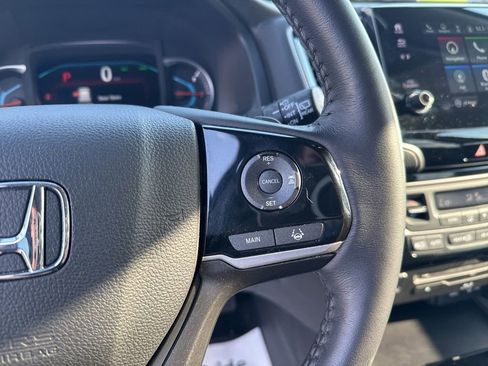 Certified 2022 Honda Pilot Touring image 17