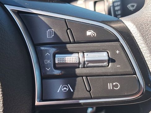 Used 2023 Kia Forte LXS image 27