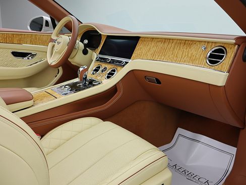 Used 2020 Bentley Continental GT image 55
