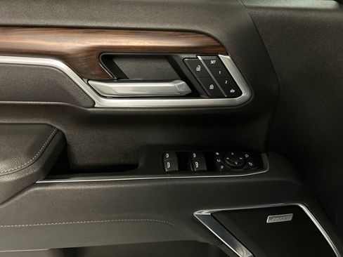 Used 2025 GMC Sierra 2500 SLT w/ SLT Premium Package image 14